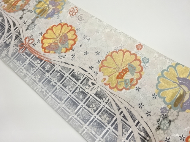 花々に蝶・紐・格子模様織出し袋帯